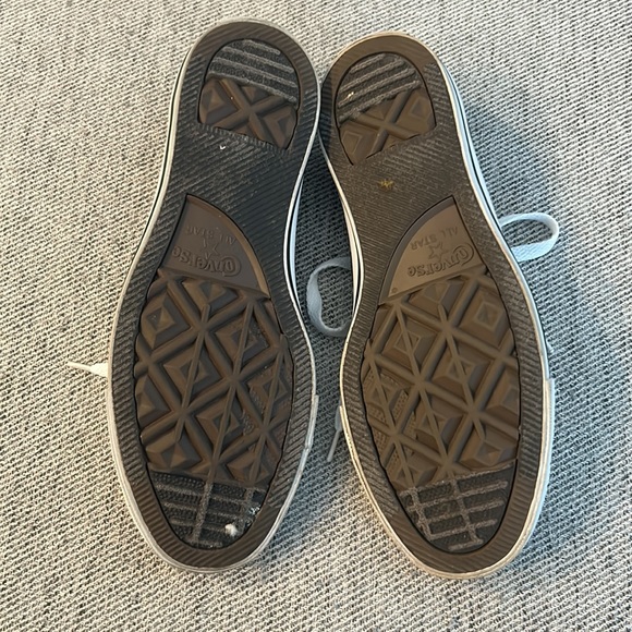 Converse - Picture 2 of 3